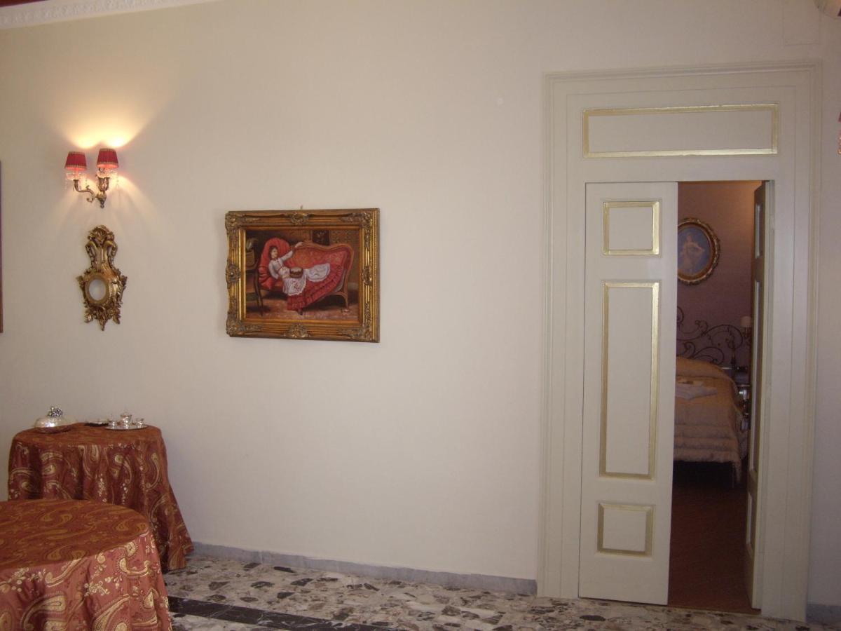 Executive L'Orangerie Bb Hotel Bari Bagian luar foto