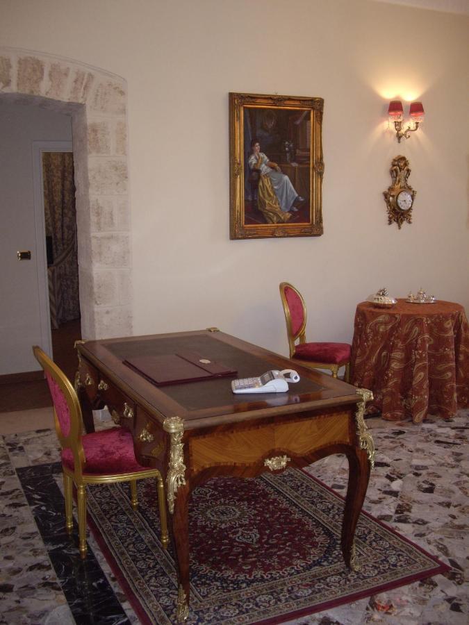 Executive L'Orangerie Bb Hotel Bari Bagian luar foto