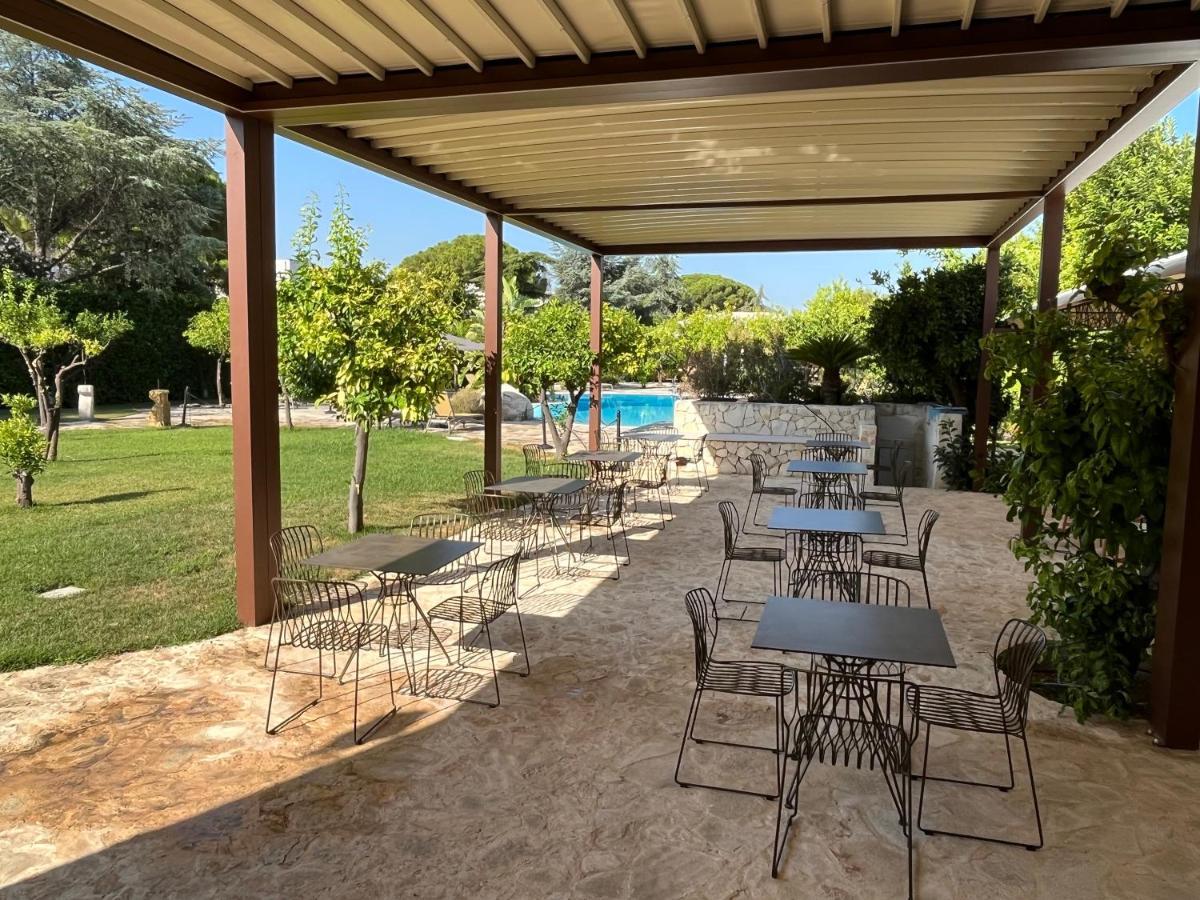 Executive L'Orangerie Bb Hotel Bari Bagian luar foto